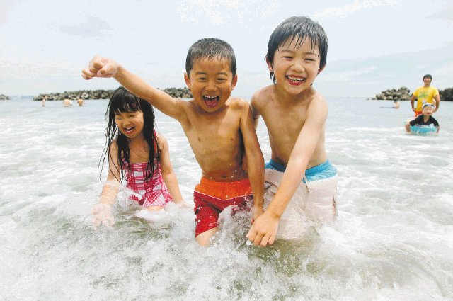  Reabren playa en Japón Luego del accidente nuclear en Fukushima