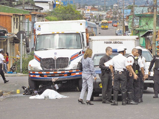  Chofer de camión mata a joven. La joven murió debido a lesiones en la cabeza. Carlos Láscarez.