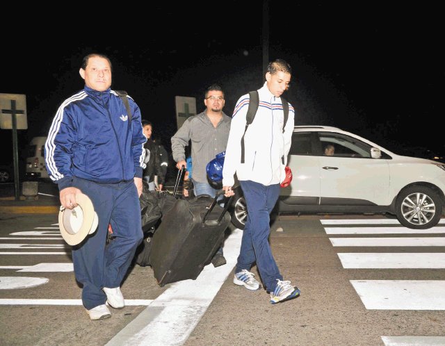 Feliz. Así llegó Heiner Oviedo al aeropuerto, de cara a lo que serán sus primeros Juegos Olímpicos.. 