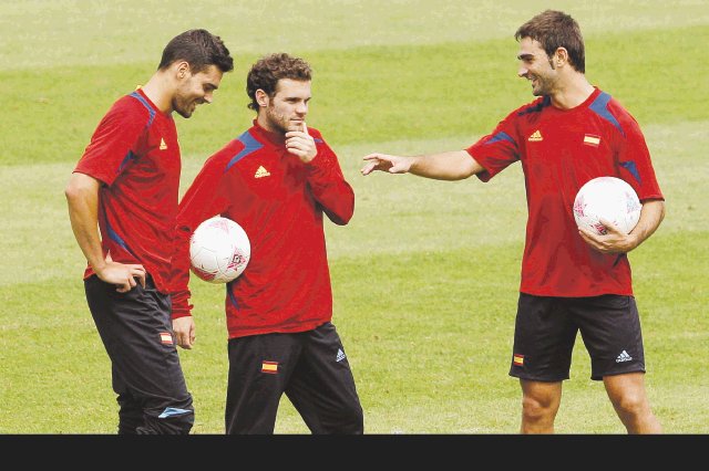  “Una medalla de oro sería fantástico”. Juan Mata (al centro) es uno de los referentes del equipo español en Londres.EFE