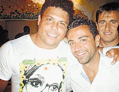  Cracks se ven en Ibiza. Ronaldo se encontró con Xavi en Ibiza.