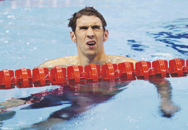 Pesadilla para Phelps. “¿Cómo, cuarto?”, parece preguntarse Michael Phelps, una vez que culminó la competencia. AP.