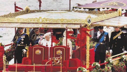  Jubileo por lo grande La Reina Isabel II celebró 60 años de ser monarca del Reino Unido