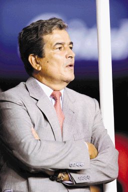  “Hubo descuidos determinantes” Jorge Luis Pinto, Seleccionador nacional