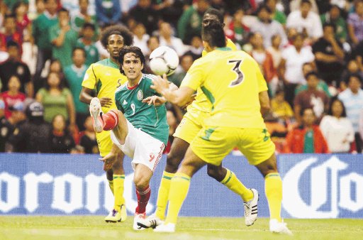  Ticos brincan por ofrecimiento azteca. El técnico de Guyana dijo que en su país quieren ver las estrellas mexicanas.EFE