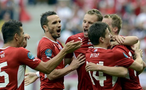 República Checa resucita en la Eurocopa. Los checos celebraron en su segundo duelo del Grupo A. Foto: EFE.