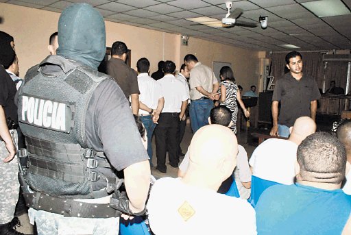  Condenan a ocho policías por narco. Hubo estrictas medidas de seguridad. Andrés Garita.