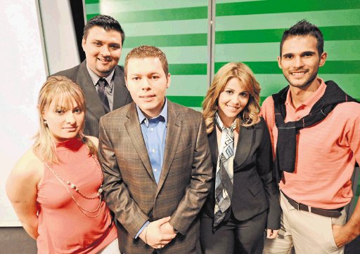  Canal 9 se mete en la mejenga. El equipo de deportes de Canal 9 de lleno en la transmisión. Carlos Borbón.