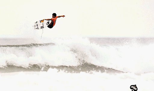 Circuito Nacional de Surf estrenará campeón. Ayer Jair Pérez fue el mejor surfista de la fecha. Federación de Surf.