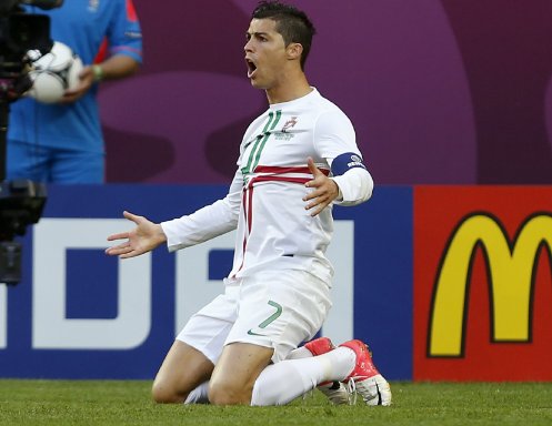 Paulo Bento defendió a Cristiano Ronaldo. Cristiano Ronaldo y Portugal necesitan la victoria.AP.