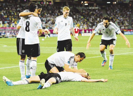  “Todos se nos meten atrás”. Los alemanes confirmaron el cartel de favoritos, al ganar los tres juegos de la primera fase.EFE