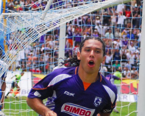 Alonso Solís es nueva ficha del Puntarenas FC. 