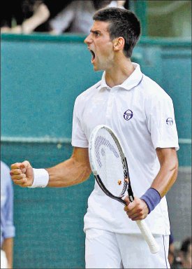  En busca de la gloria londinense. “Estos días los aprovecho para practicar todo el día tenis, quiere ganar y seguir siendo el número uno del mundo, aunque es difícil”, Novak Djokovic, actual campeón. ARCHIVO.
