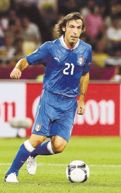 ¡Un golazo magistral! El italiano Andrea Pirlo hizo el penalti al estilo Panenka