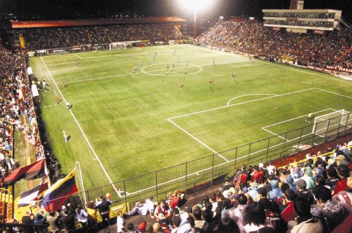  Morera Soto corre riesgo para Mundial. En la Liga admiten la falta de fondos para arreglar el estadio. Archivo.