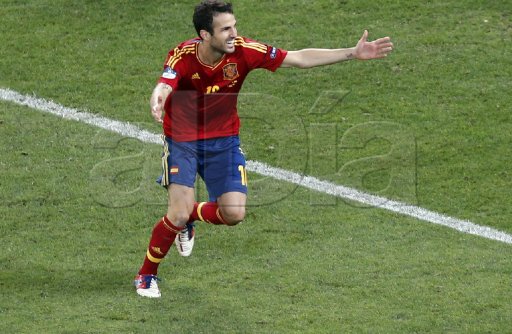 España avanza a la final de la Eurocopa. Cesc Fábregas celebra el pase de “La Roja” a la final del prestigioso torneo. AP.