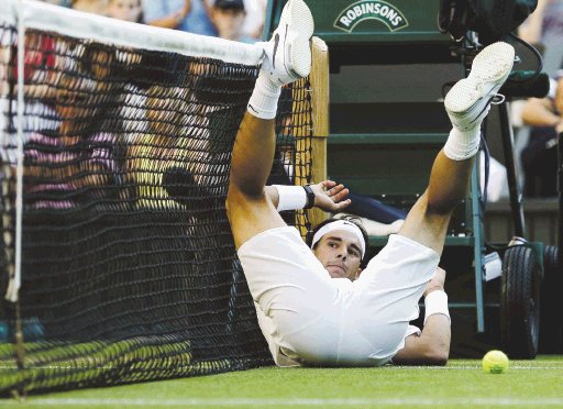  Batacazo a Nadal. Nadal se fue de forma prematura de Wimbledon, que lo ha ganado dos veces. Ap.