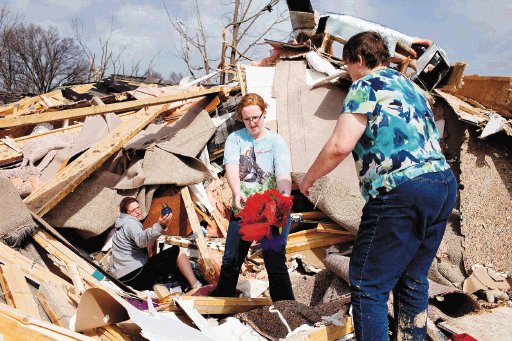 Mueren 9 por tornados Fenómeno afectó el medio oeste de Estados Unidos