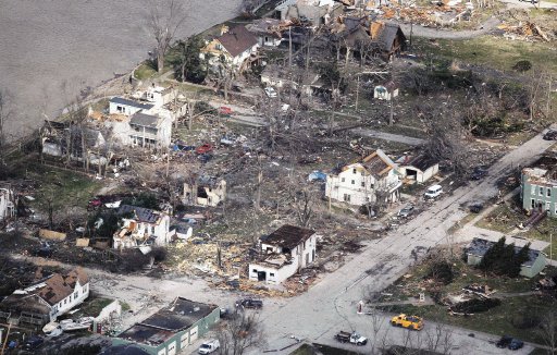  Tornados desolan EE. UU. Se reportan 35 muertos y cientos de heridos en cuatro estados