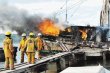 Fuego arrasó con embarcaciones. El incendio se produjo a eso de la 1:30 p.m. Andrés Garita.