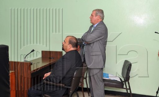 Absuelven a Juan Luis Hernández. Juan Luis Hernández durante el juicio de hoy. José Rivera.