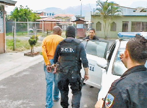 Detenido agente antidrogas por ayudar a red de narcotraficantes Trabajaba en Seguridad Pública desde 1991