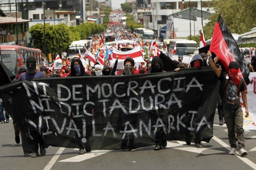 Latinoamérica celebra Día del Trabajo con actos e incidentes Marchas y protestas sobresalen