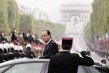 Lluvia y rayo lo recibieron ayer. Hollande asumió presidencia de Francia. Ap.