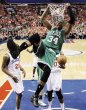  Celtics están de vuelta. Pierce (34) lució imponente en la ofensiva de los Celtics.Ap.
