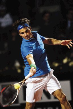  Choque de titanes en Roma. Federer está pasando un muy buen momento.AFP.
