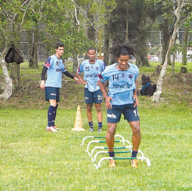  Novelón por repechaje. Orión entrena con juveniles en Cartago.Jorge Calderón.