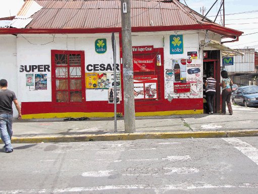  Pulpero herido en violento asalto Ataque del hampa en Barrio México, San José