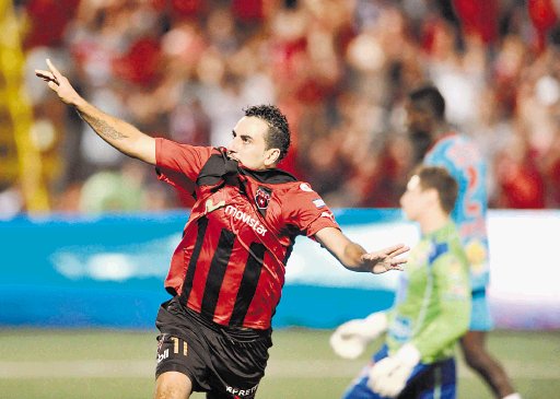 Verano 2012. Alejandro Alpízar, Alejandro Aguilar, Froylán Ledezma, Argenis Fernández, Steven Calderón y Armando Alonso. Alpízar se echó el equipo al hombro en la segunda mitad del torneo, Gabas fungió de atacante.. 