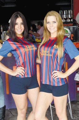  Así, ¿le iría al Barça?. Kimberly Chávez y Gabriela Gorden.