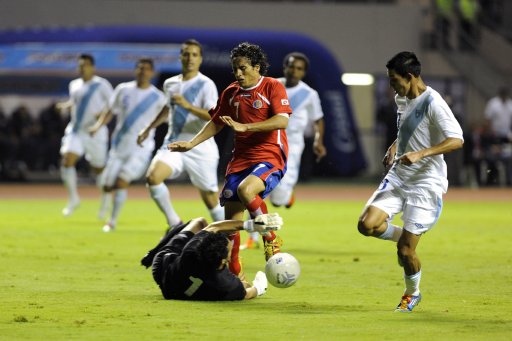 “Chiqui” Brenes: “no debemos pensar que rivales son equipos pequeños”. Brenes jugó el viernes anterior contra Guatemala. Archivo.