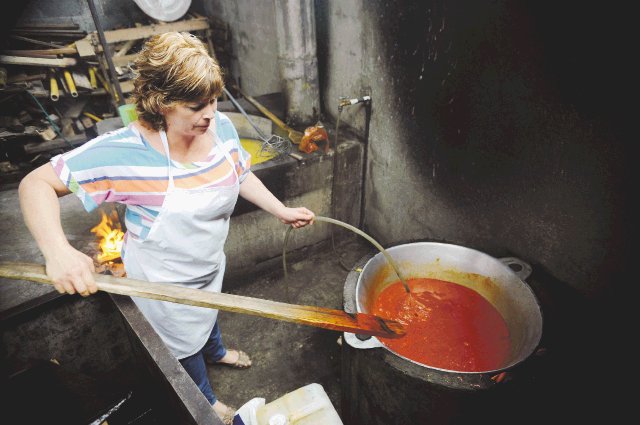  Tamaleras siguen cautivando el gusto de los ticos Aserrí se convirtió en el mejor lugar para degustar un buen tamal