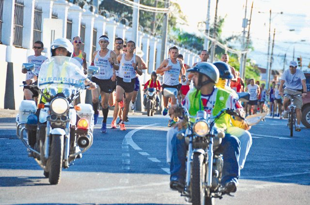 Roy fue el más rápido en Alajuela. Una buena cantidad de atletas de la élite nacional se hicieron presente. Foto: Mario Castillo.