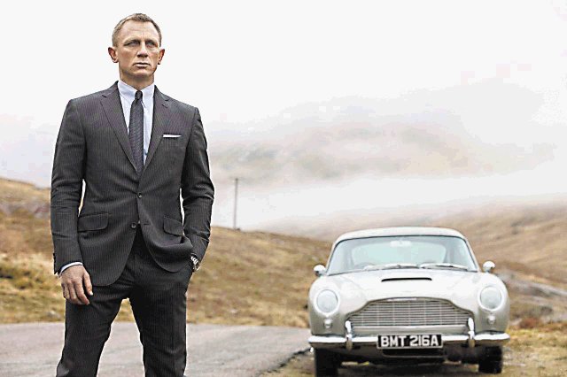Cartelera de cine. Skyfall, la más reciente película de James Bond, con Daniel Craig.
