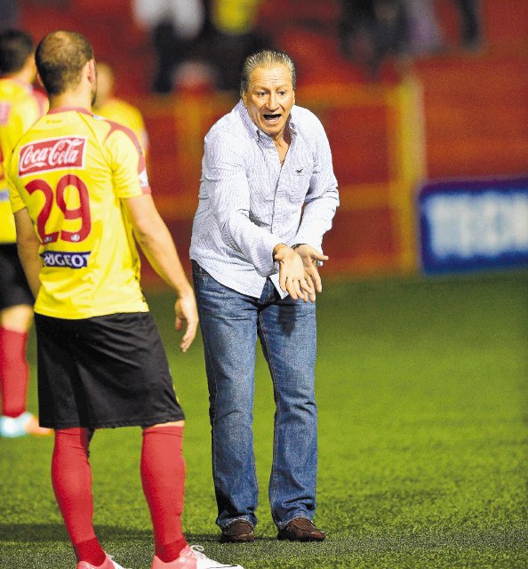  “El Rosabal se respeta” Claudio Jara, técnico del Herediano