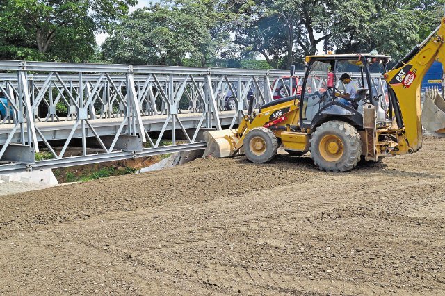 Terminan obras en sentido Alajuela - San José en la General Cañas. Los trabajos en la zona se realizan durante 24 horas. Alberto Barrantes.