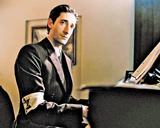 Guías de televisión. El pianista. Dirigida por Roman Polanski y protagonizada por Adrien Brody. Es una adaptación de las memorias del músico polaco de origen judío Wladyslaw Szpilman.