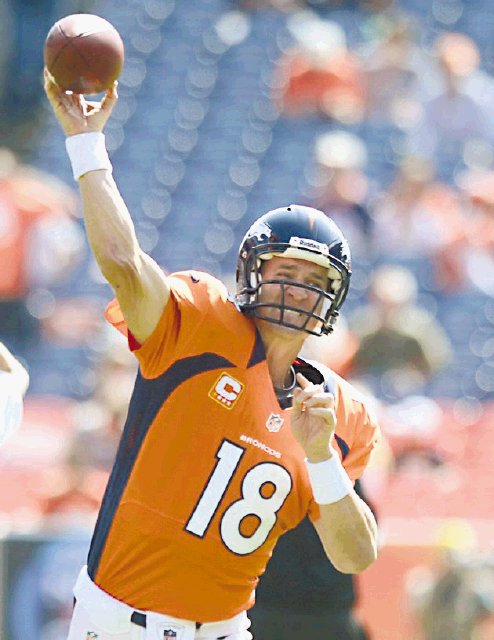 Peyton guió a los Broncos en victoria 37-6 sobre los Raiders. Peyton Manning mostró su calidad y tuvo su mejor partido con los Broncos. Lanzó para 338 yardas y tres “touchdowns”Archivo
