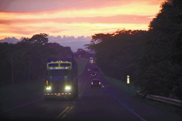  Fin de semana con lluvias. Ayer en la mañana el clima era seco en la ruta 27.Rafael Pacheco.