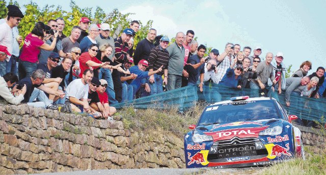  Loeb a punto de su noveno en fila. El piloto francés sigue escribiendo su leyenda.AFP