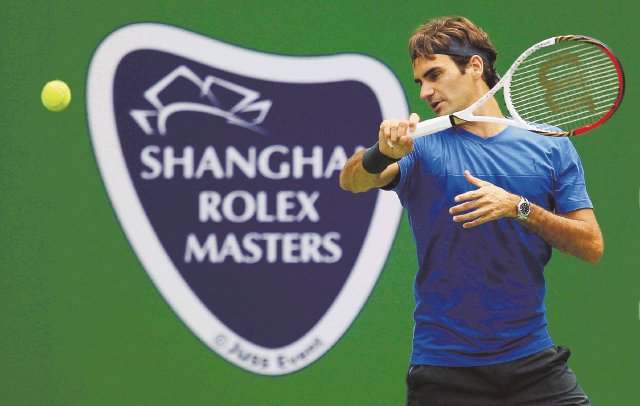  Federer sigue a la cabeza en el tenis. Federer se prepara para la segunda ronda en Shangai.AP.