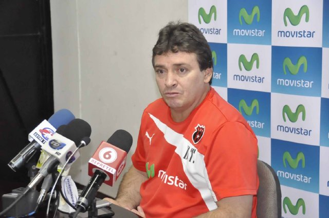 “Machillo” Ramírez analiza el partido contra El Salvador. 