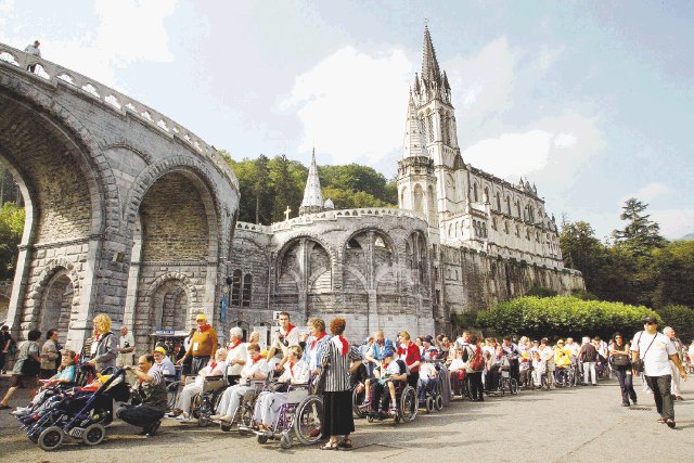  Reconocen milagro 68 de Lourdes. Millones van al santuario de Nuestra Señora Lourdes.AFP.