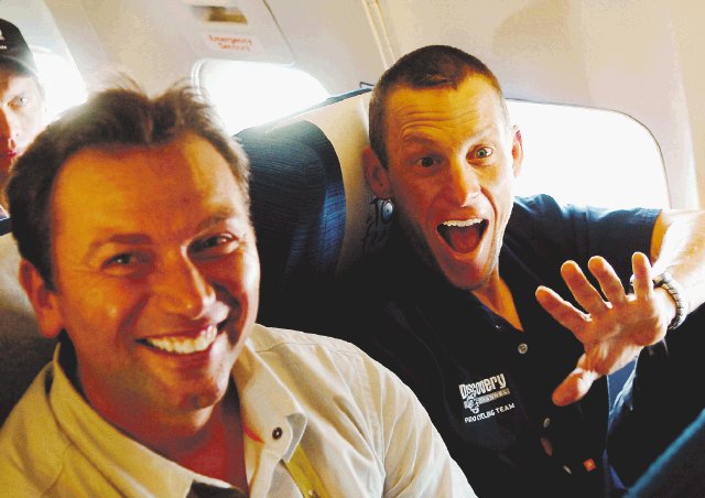 ¿Lance Armstrong sobornó a la UCI?. Según las denuncias,Lance y su director Johan Bruyneel viajaron a la sede de la UCI para llegar a un “acuerdo financiero”. AFP.