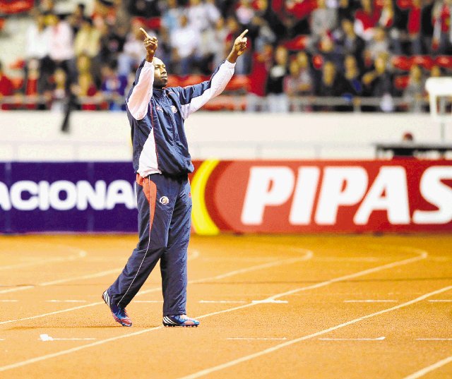 “Fuera Pinto”... fuera manta. “Chope pidió silencio. Rafael Pacheco.