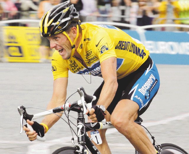  Lance renunció a fundación. Lance Armstrong no desea dañar la imagen de su fundación que lucha contra el cáncer.AFP.